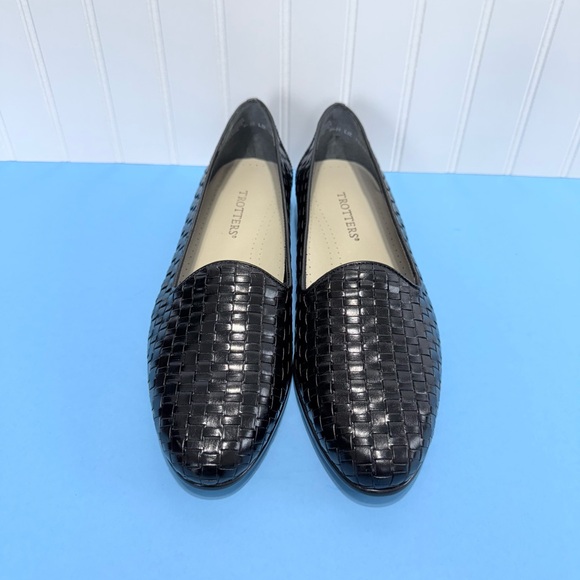Women Black Trotters Liz Loafers size 11M - Picture 7 of 17